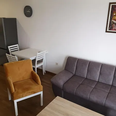 Apartment Capital *